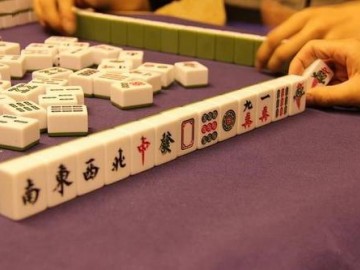 社交软件上打麻将属于犯法行为吗？三亚律师顾问